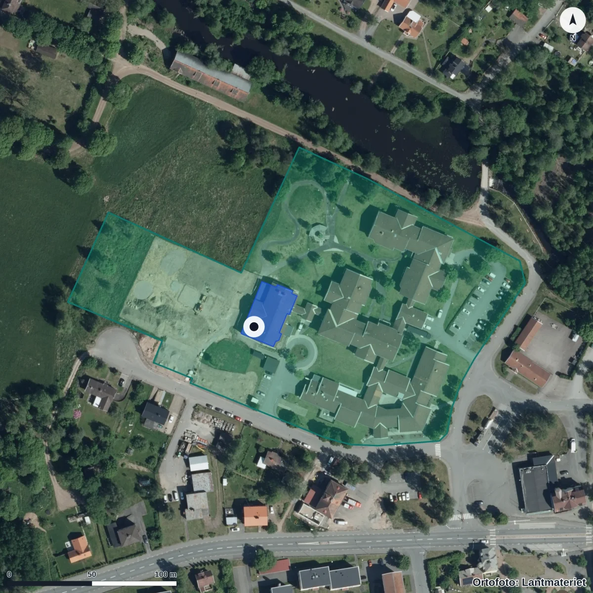 Flygbild över Förskolan Bullerbyn, ortofoto från Lantmäteriet