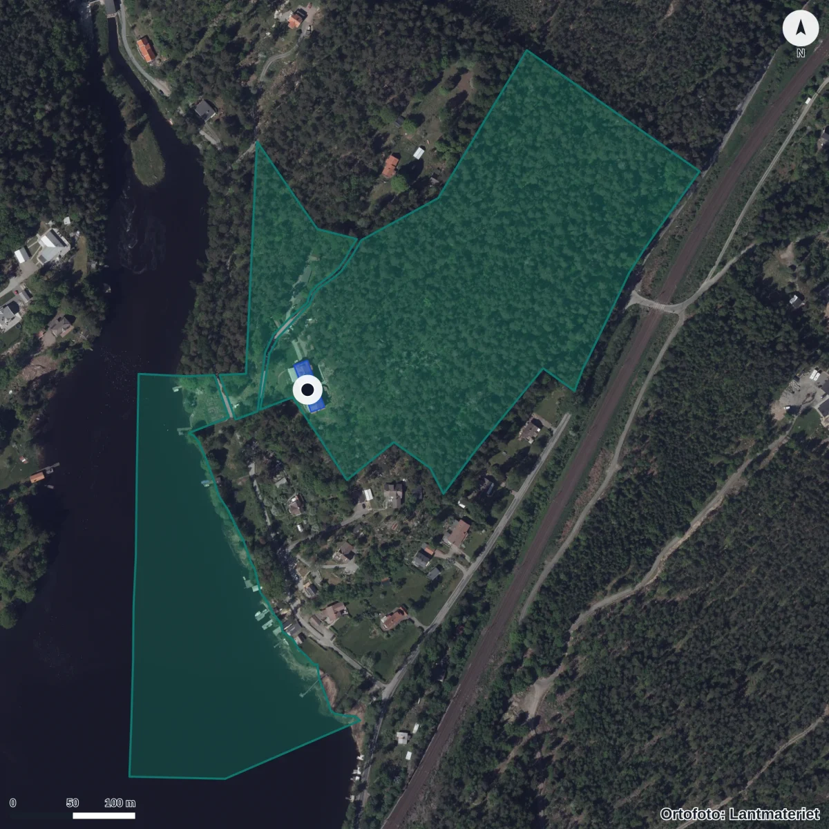 Flygbild över Giraffen Förädraföreningen Nordgård, ortofoto från Lantmäteriet