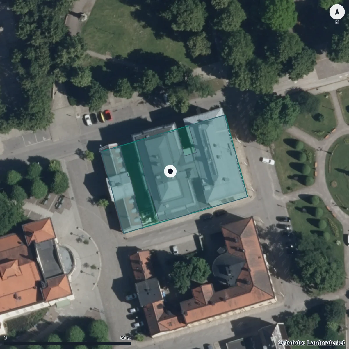 Flygbild över Snickarbarnens Förskola, ortofoto från Lantmäteriet