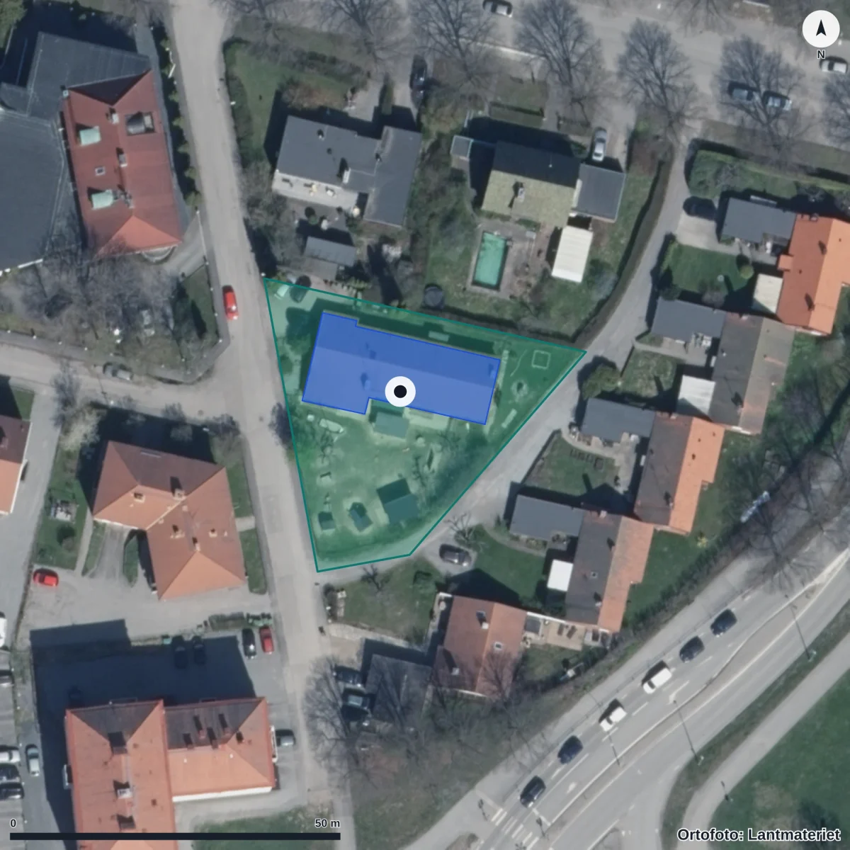 Flygbild över Föräldrakooperativet Nyckelpigan, ortofoto från Lantmäteriet
