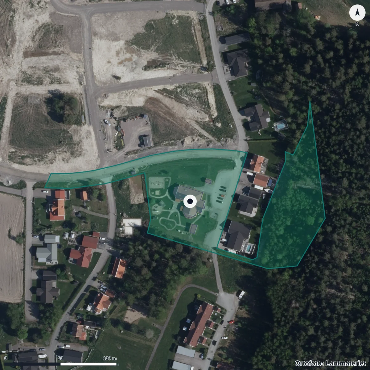 Flygbild över Humlegårdens Förskola, ortofoto från Lantmäteriet