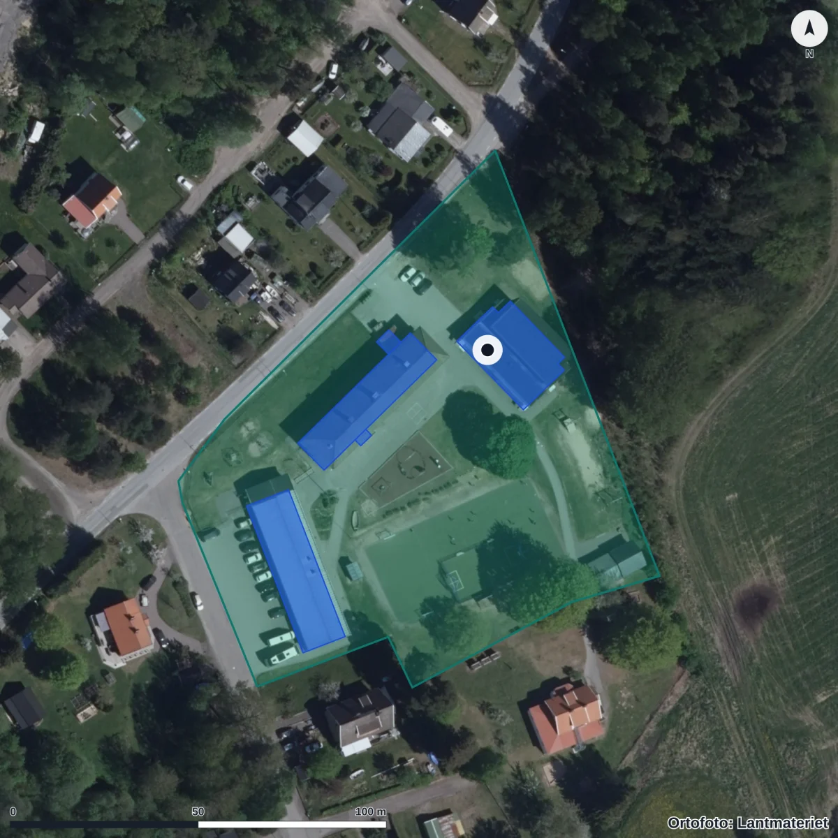 Flygbild över Forsviks Friskolas Förskola, ortofoto från Lantmäteriet