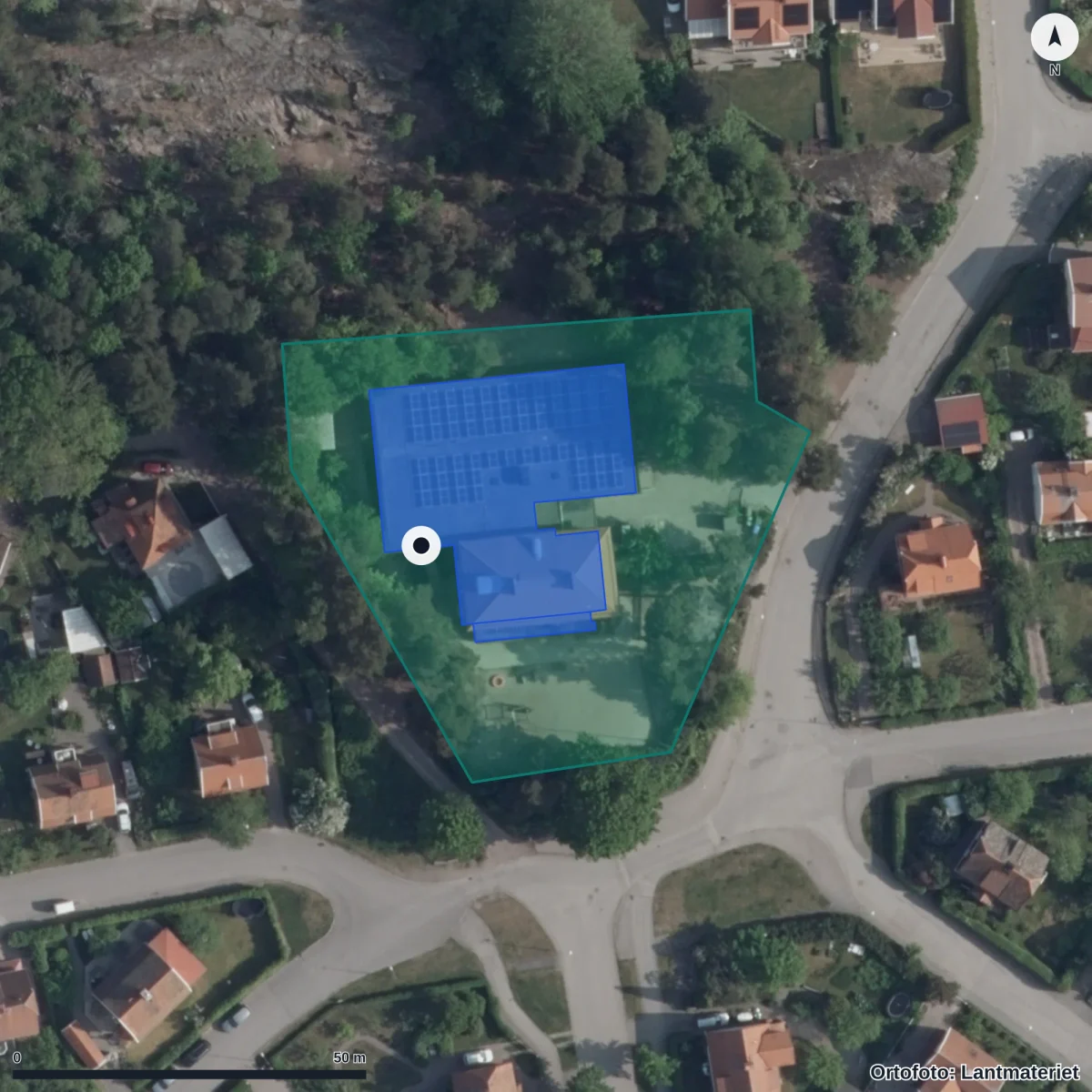 Flygbild över Montessoriförskolan Guldpärlan, ortofoto från Lantmäteriet