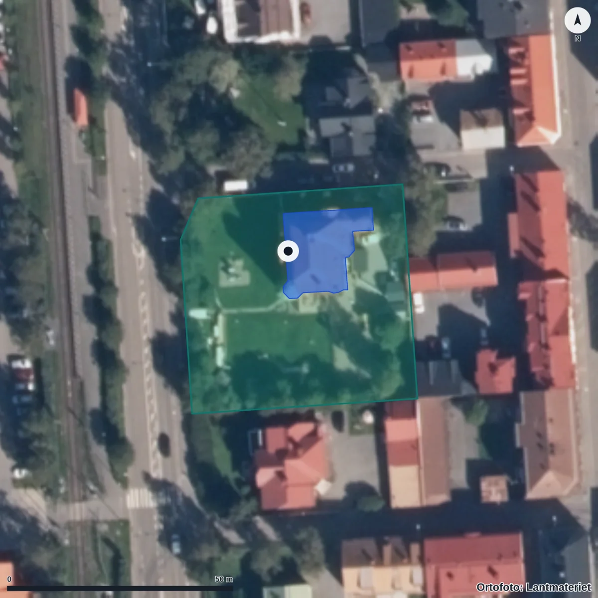 Flygbild över Förskolan Strandlyckan, ortofoto från Lantmäteriet