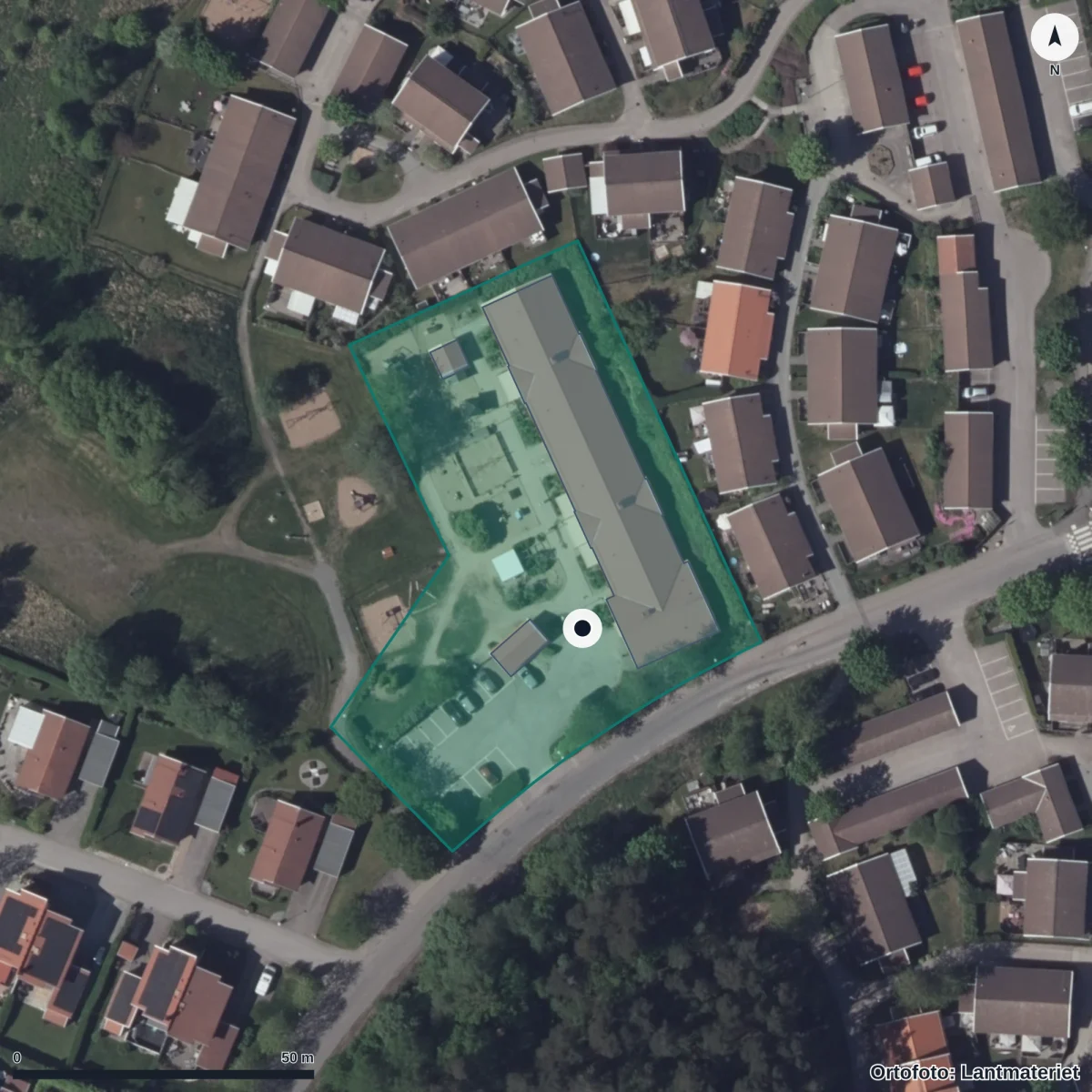 Flygbild över Ölslanda Förskola, ortofoto från Lantmäteriet