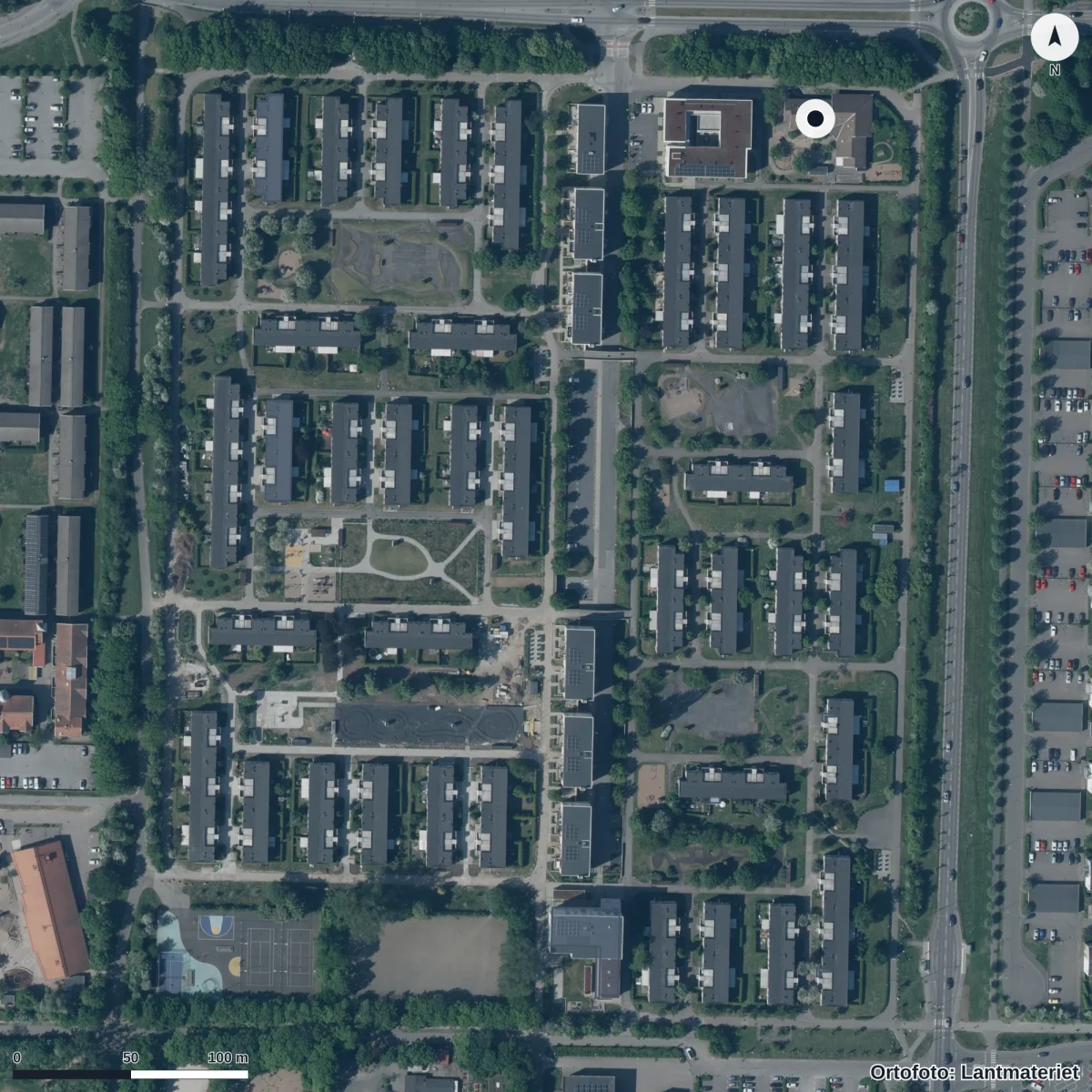 Flygbild över Duvungens Förskola, ortofoto från Lantmäteriet