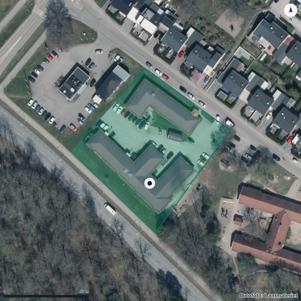 Flygbild över Karlavagnens Förskola, ortofoto från Lantmäteriet