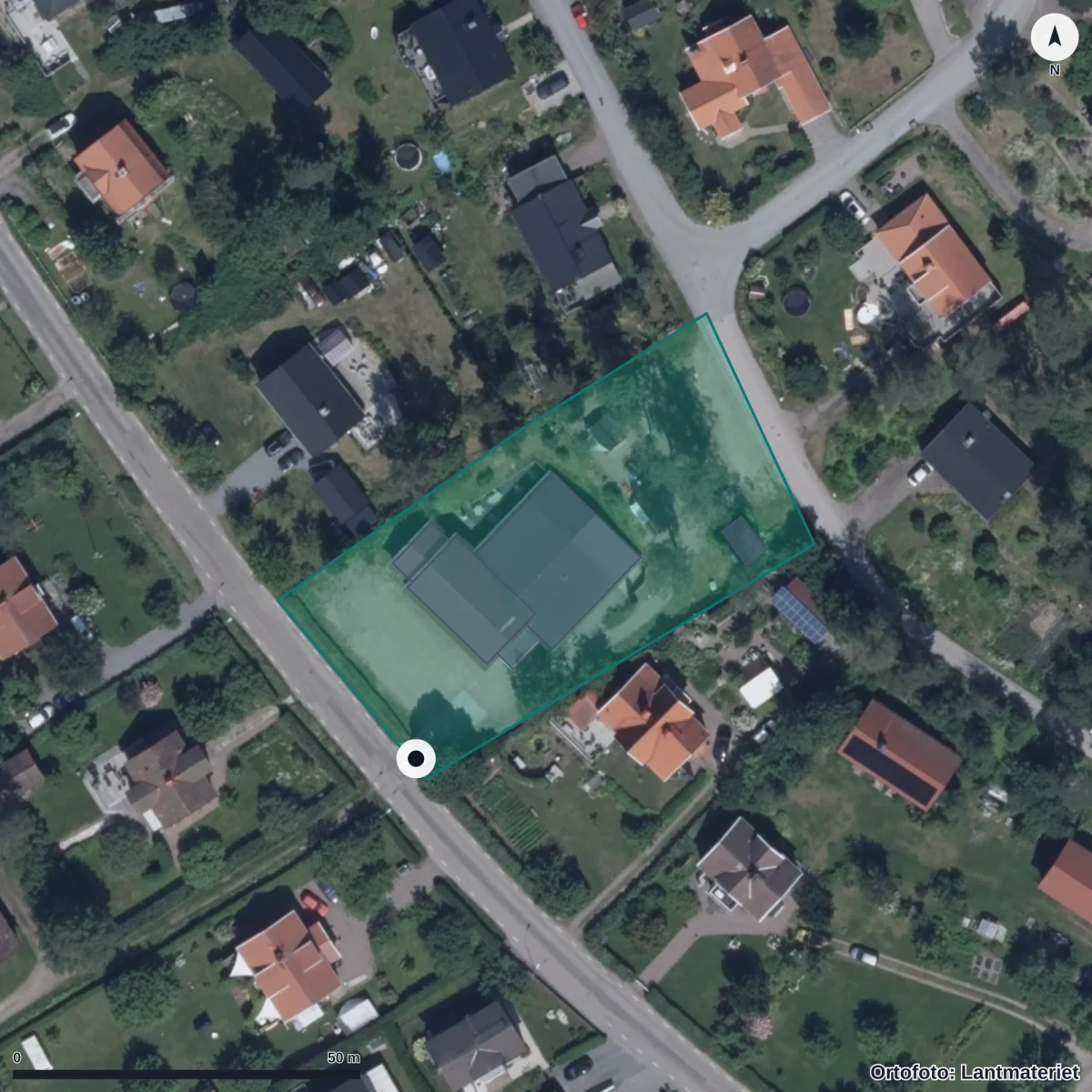 Flygbild över Björklinge Förskola, ortofoto från Lantmäteriet