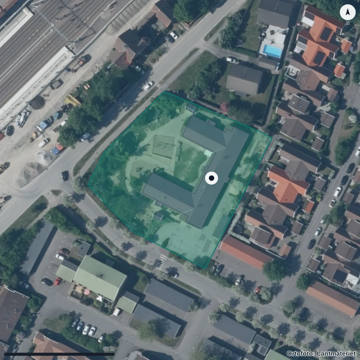 Flygbild över Ängslyckans Förskola, ortofoto från Lantmäteriet