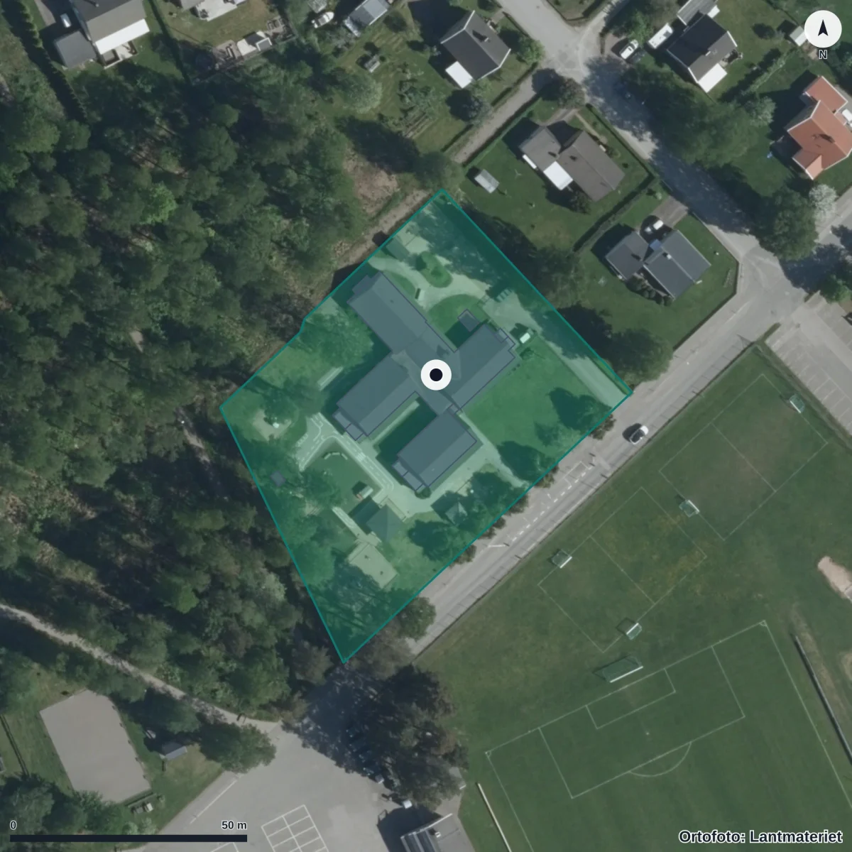 Flygbild över Förskolan Kastanjen, ortofoto från Lantmäteriet