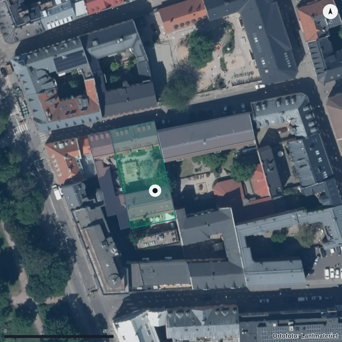 Flygbild över Montessoriförskolan Duvan, ortofoto från Lantmäteriet