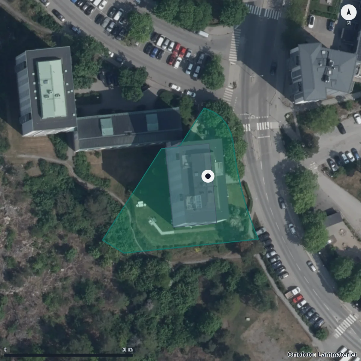 Flygbild över Montessoriförskolan Äpplet, ortofoto från Lantmäteriet