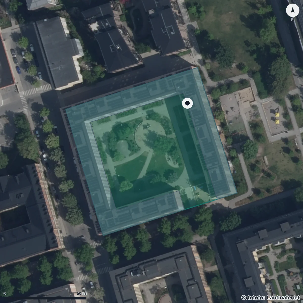 Flygbild över Förskolan Regnbågsverkstan, ortofoto från Lantmäteriet