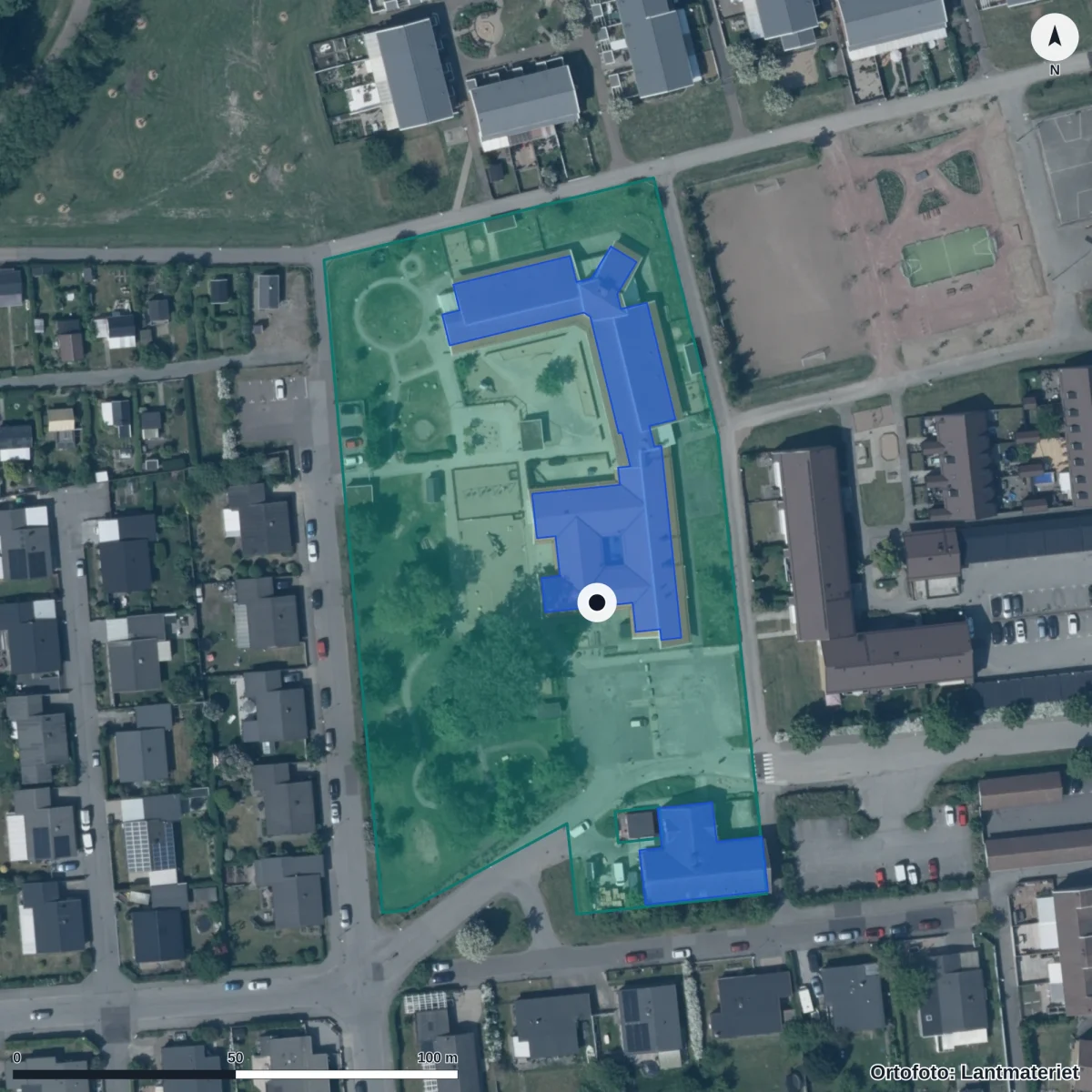 Flygbild över Virvelhusets Förskola, ortofoto från Lantmäteriet