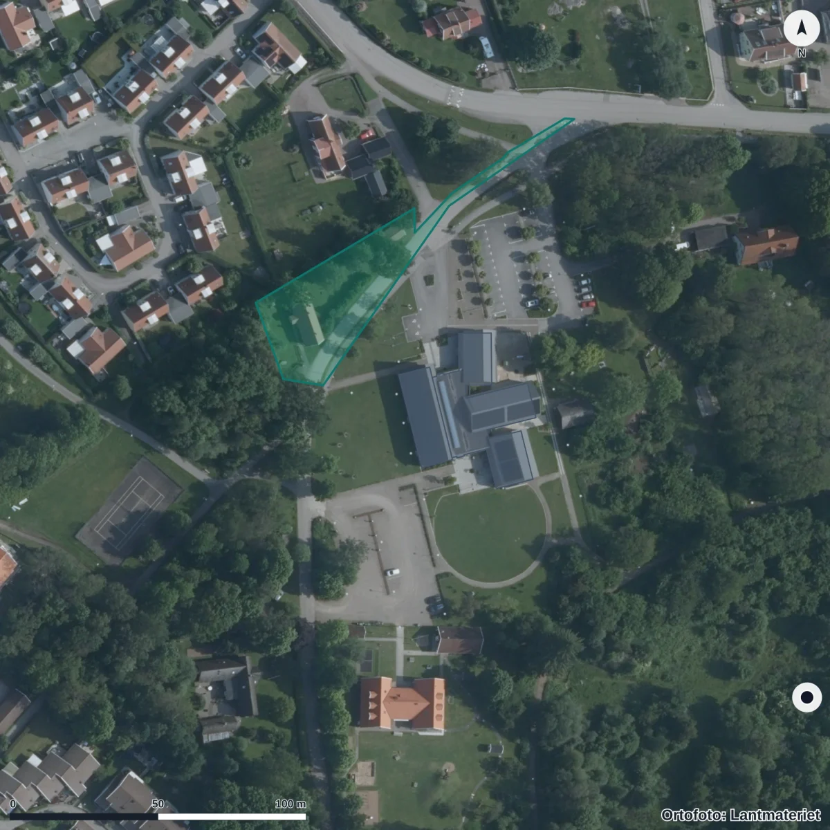 Flygbild över Kyrkängens Förskola, ortofoto från Lantmäteriet