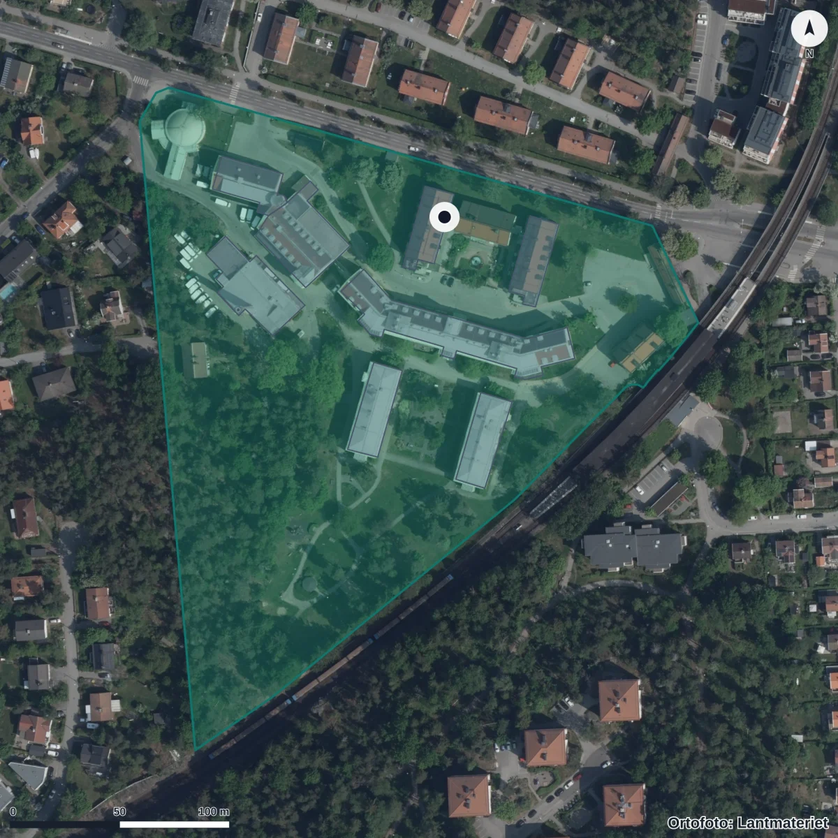 Flygbild över Förskolan Globen-kulan, ortofoto från Lantmäteriet