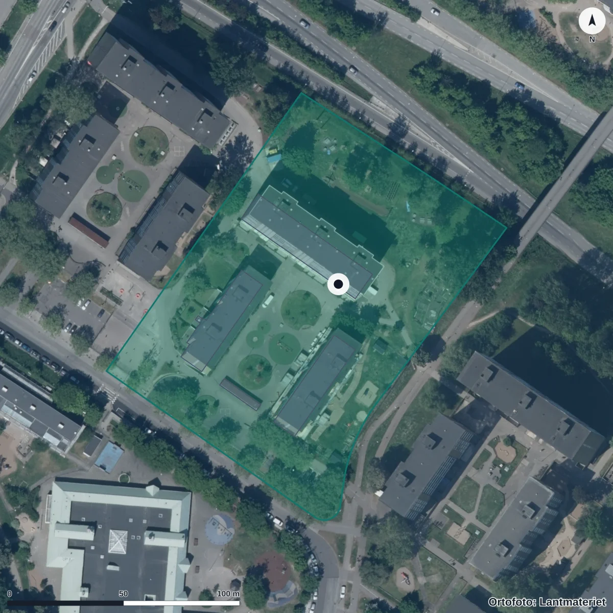 Flygbild över Små Rosorna Förskolan 2, ortofoto från Lantmäteriet