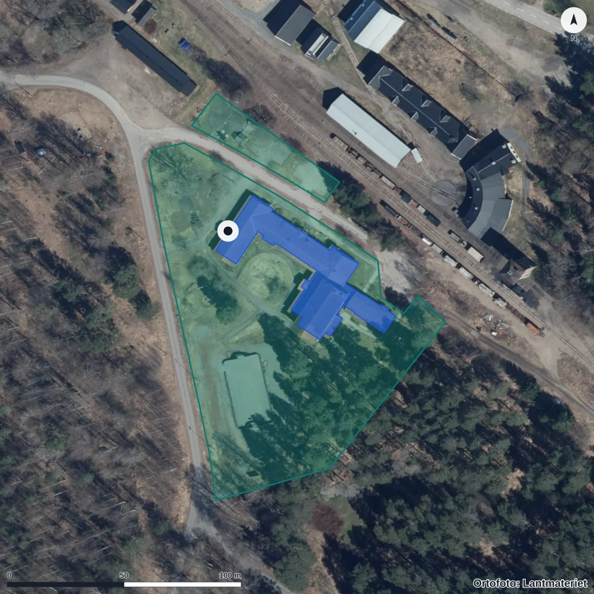 Aerial view of Jädraås Förskola, orthophoto from Lantmäteriet