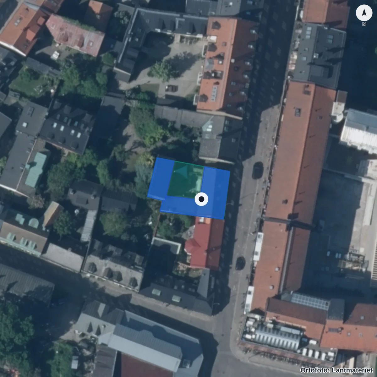 Flygbild över Tomegårdens Montessoriförskola, ortofoto från Lantmäteriet