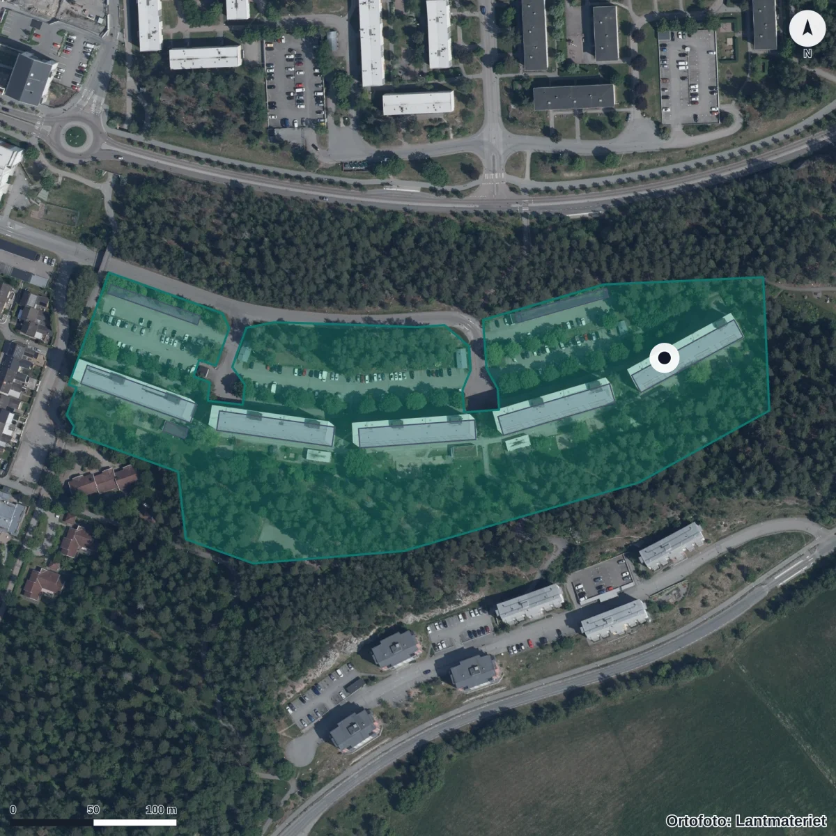 Flygbild över Waldorfförskolan Solblomman, ortofoto från Lantmäteriet