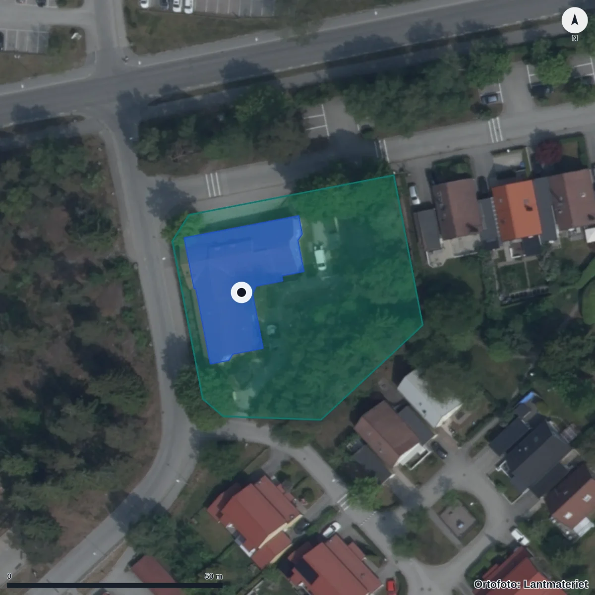 Flygbild över Ekorren Montessoriförskola, ortofoto från Lantmäteriet