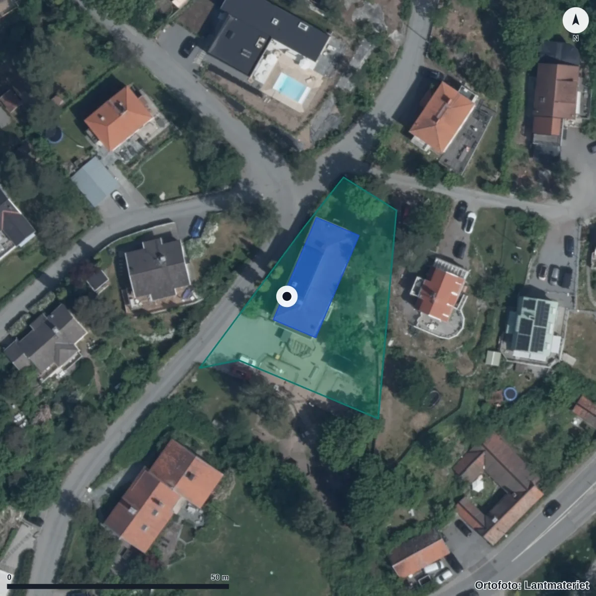 Flygbild över Sandsborg Montessoriförskola, ortofoto från Lantmäteriet