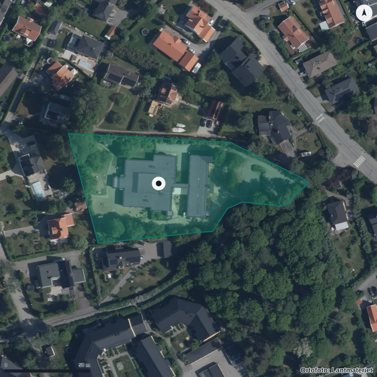 Flygbild över Linnés Förskola, ortofoto från Lantmäteriet