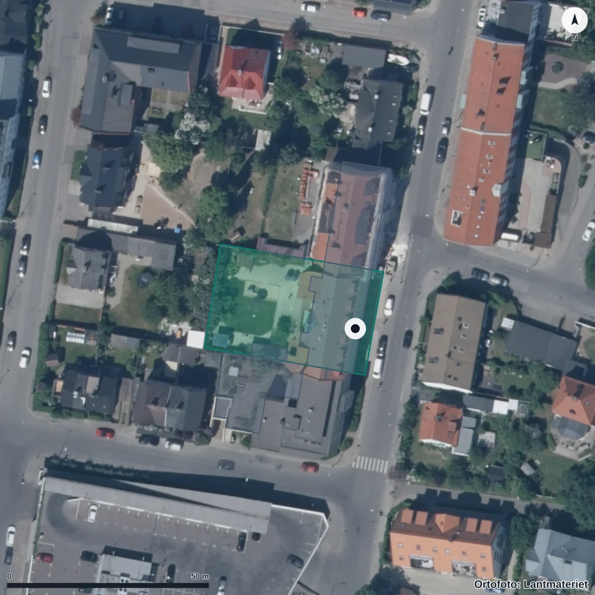 Flygbild över Snäckans Montessoriförskola, ortofoto från Lantmäteriet