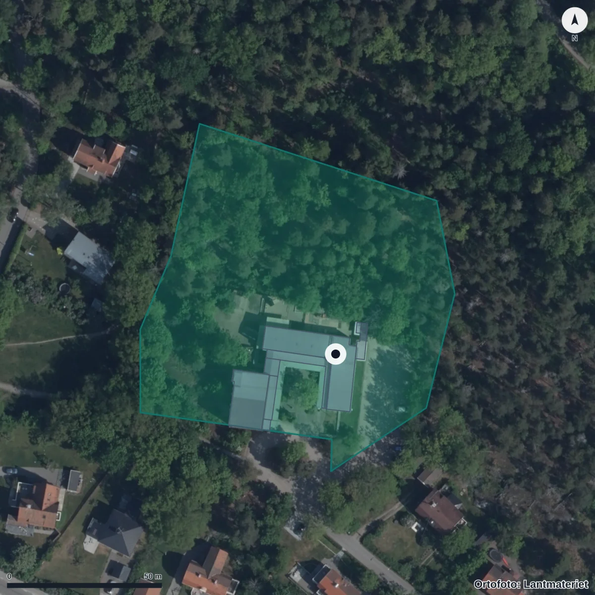 Flygbild över Kyrkbackens Förskola, ortofoto från Lantmäteriet