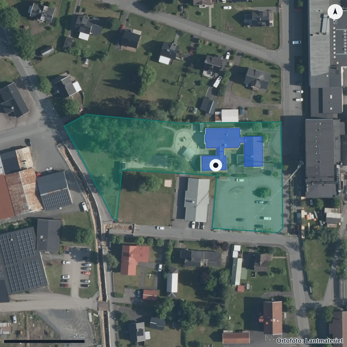 Flygbild över Fågelfors Förskola, ortofoto från Lantmäteriet
