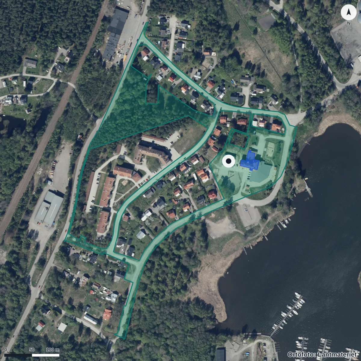 Flygbild över Sandarne Förskola, ortofoto från Lantmäteriet