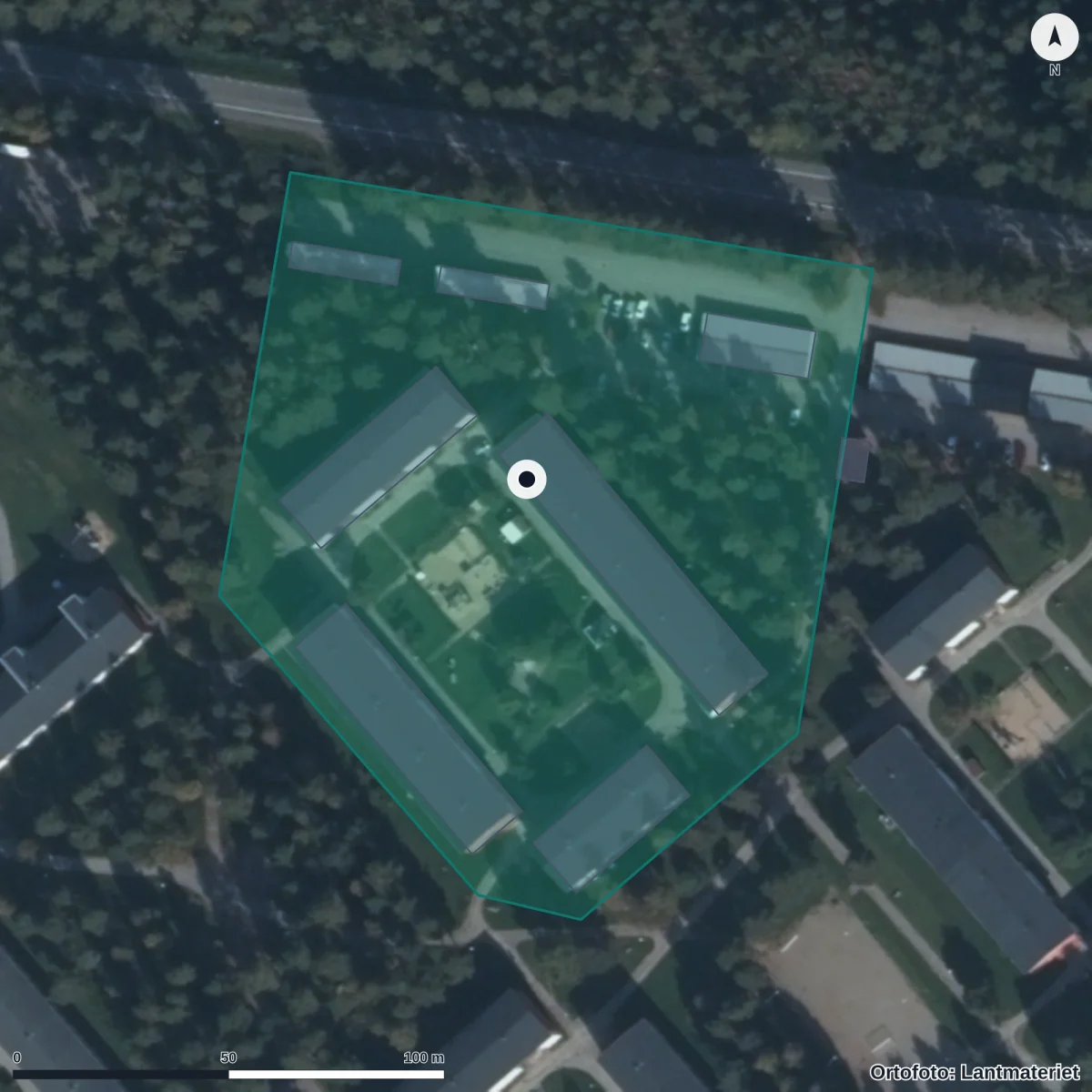 Flygbild över Föräldrakooperativet Ugglan, ortofoto från Lantmäteriet