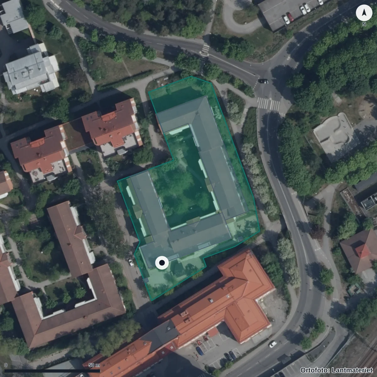 Flygbild över Förskolan Solängen, ortofoto från Lantmäteriet