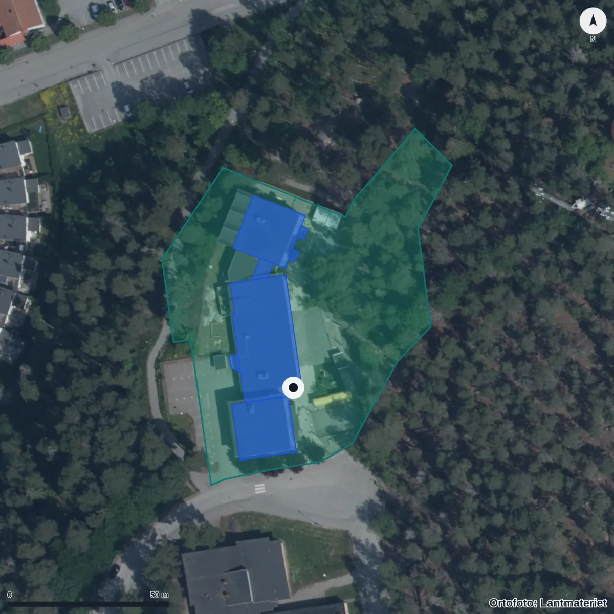 Flygbild över Väringaskolans Föräldraförening, ortofoto från Lantmäteriet