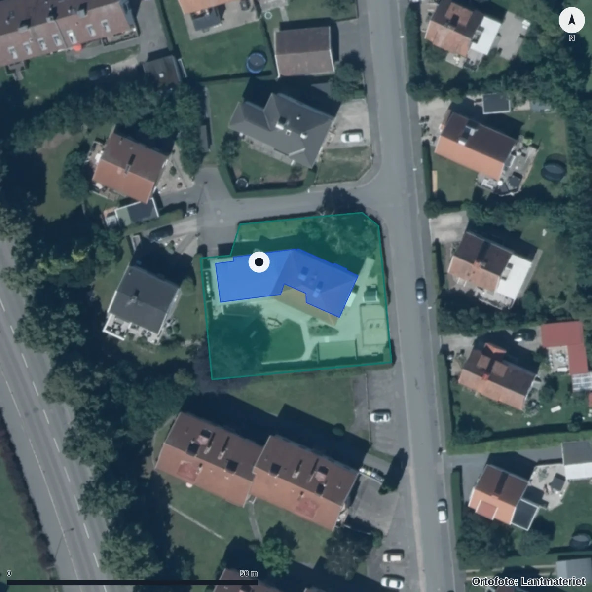 Flygbild över Montessoriförskolan Päronet, ortofoto från Lantmäteriet
