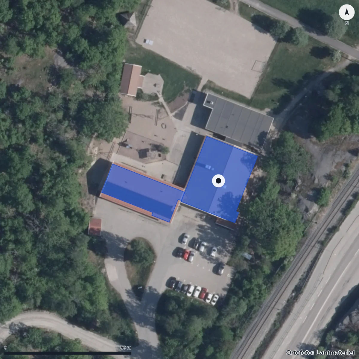 Flygbild över Verkö Förskola, ortofoto från Lantmäteriet