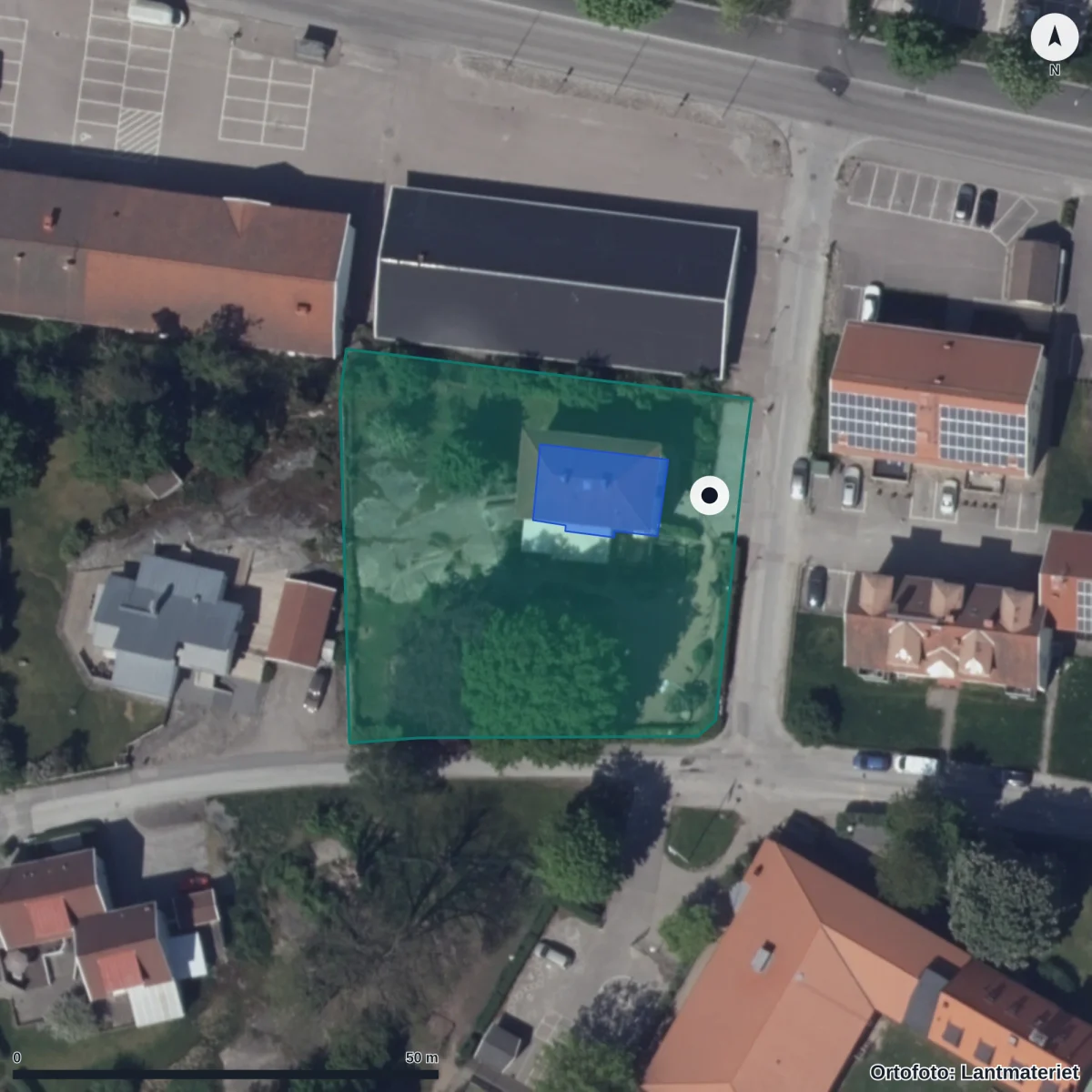 Flygbild över Stenungsunds Montessori Ekonomiska Förening, ortofoto från Lantmäteriet