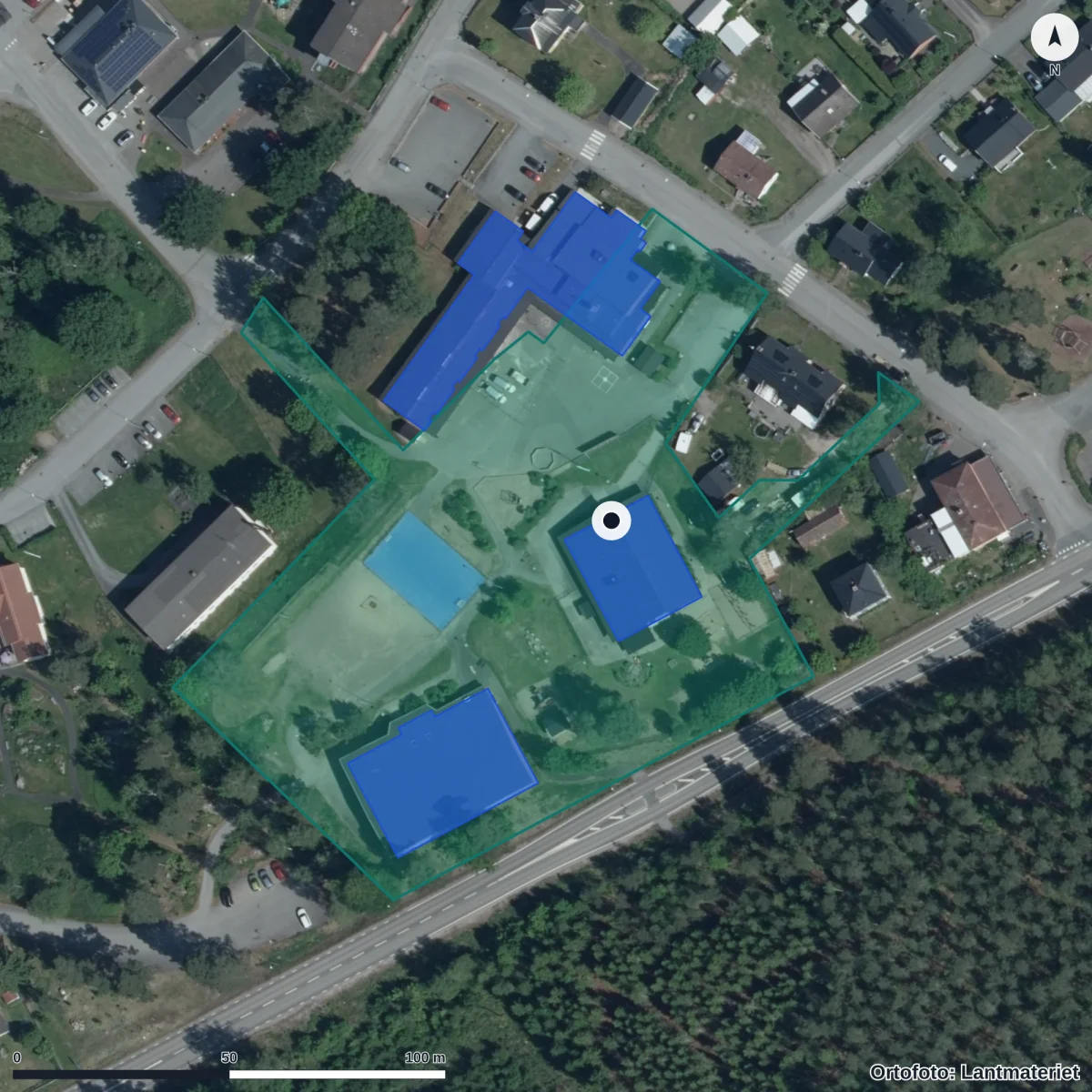 Flygbild över Landsbro Förskola Brobygränd, ortofoto från Lantmäteriet