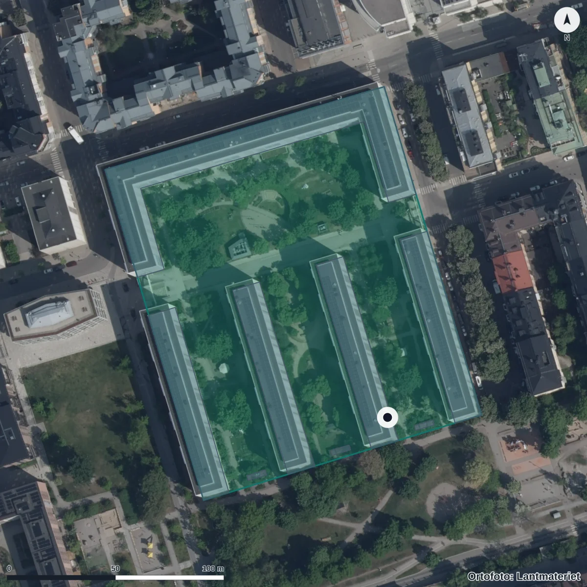 Flygbild över Förskolan Svarta Grisen, ortofoto från Lantmäteriet