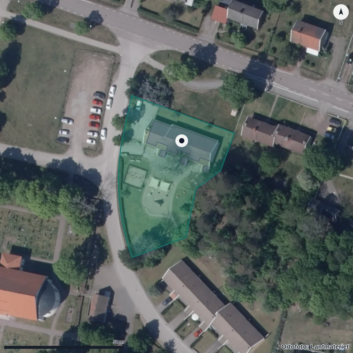 Flygbild över Bäckebo Förskola, ortofoto från Lantmäteriet