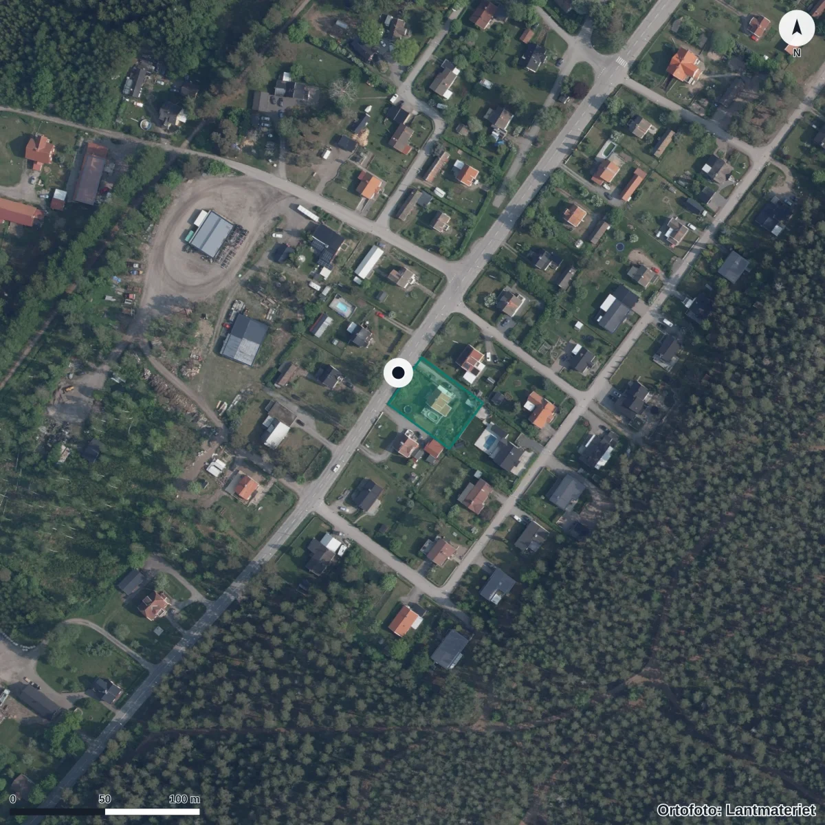 Flygbild över Föräldrakooperativet Myggan, ortofoto från Lantmäteriet