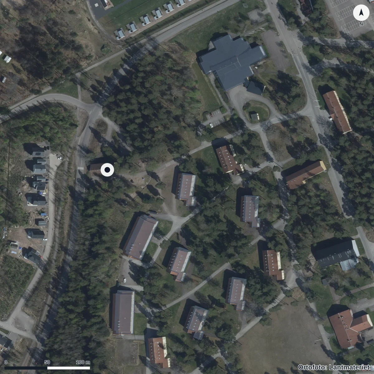 Flygbild över Förskolan Tummeliten Ekonomisk Förening, ortofoto från Lantmäteriet