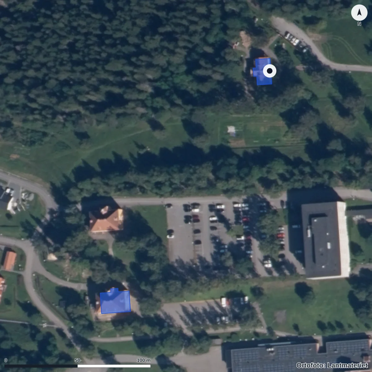 Flygbild över Waldorflekskolan Solskatten, ortofoto från Lantmäteriet