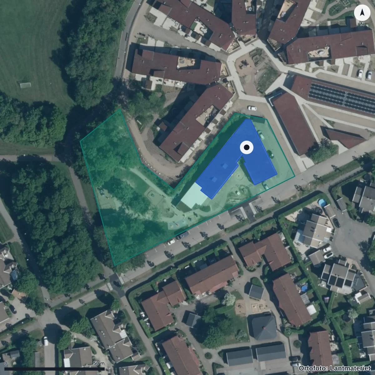Flygbild över Larödhus Förskola, ortofoto från Lantmäteriet