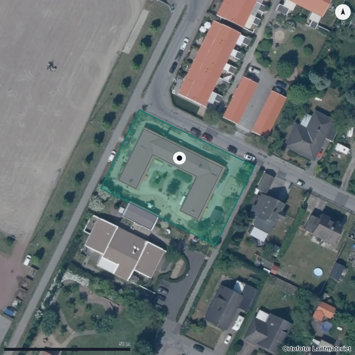 Flygbild över Blomviks Förskola, ortofoto från Lantmäteriet