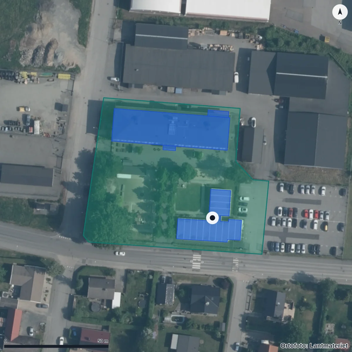 Flygbild över Lilla Kubens Montessoriförskola, ortofoto från Lantmäteriet