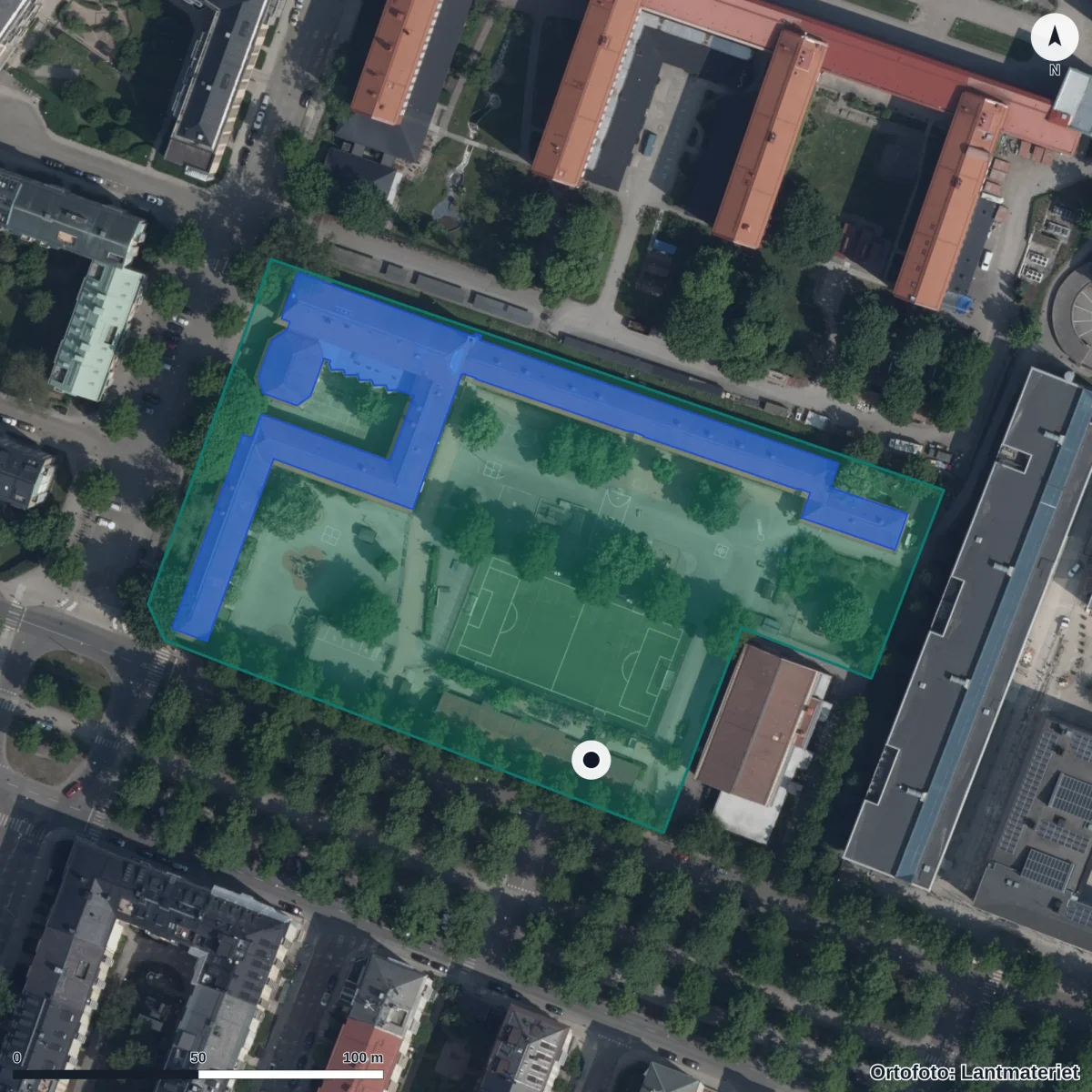Flygbild över Förskolan Lilla Gärdet, ortofoto från Lantmäteriet