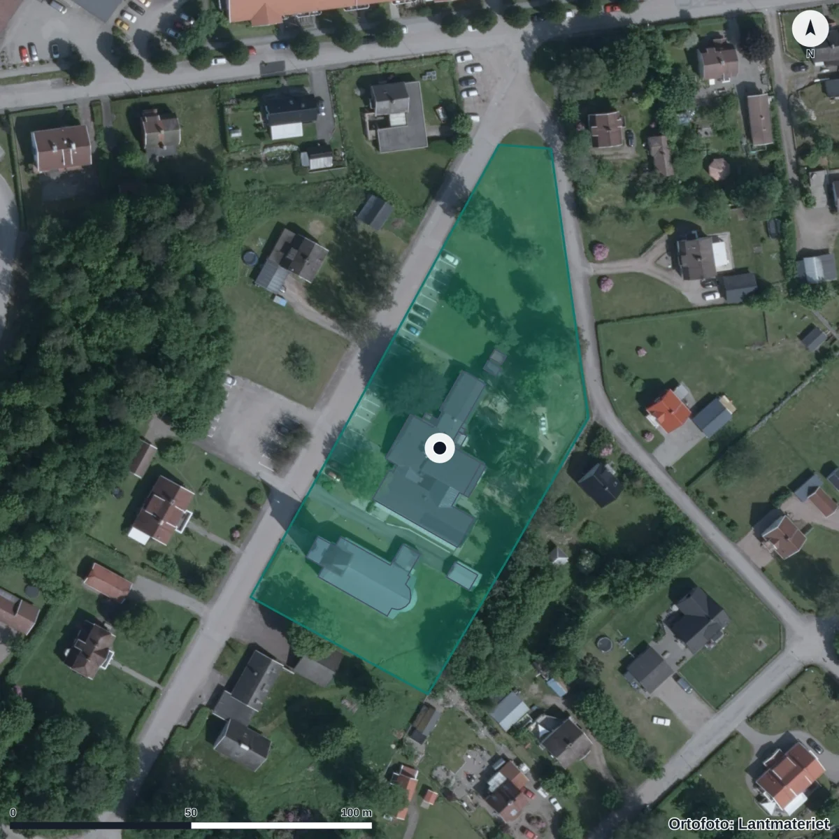 Flygbild över Kyrkbackens Förskola, ortofoto från Lantmäteriet