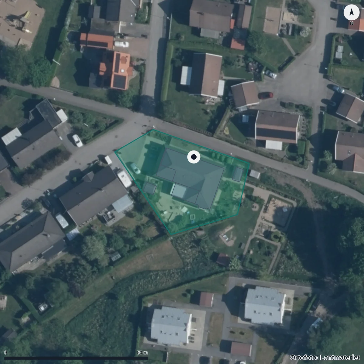 Flygbild över Karikan Förskola AB, ortofoto från Lantmäteriet