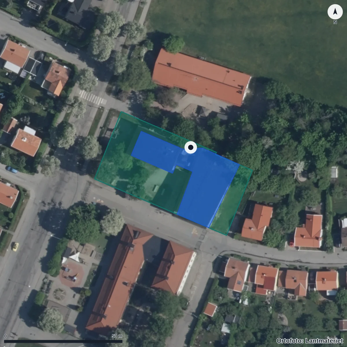 Flygbild över Förskolan Ängbygården, ortofoto från Lantmäteriet